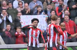 开云体育入口-布伦特福主场逆转，追平比赛