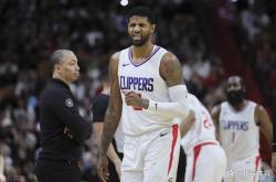 开云体育APP下载-包含快船客场力克热火，成功取胜的词条