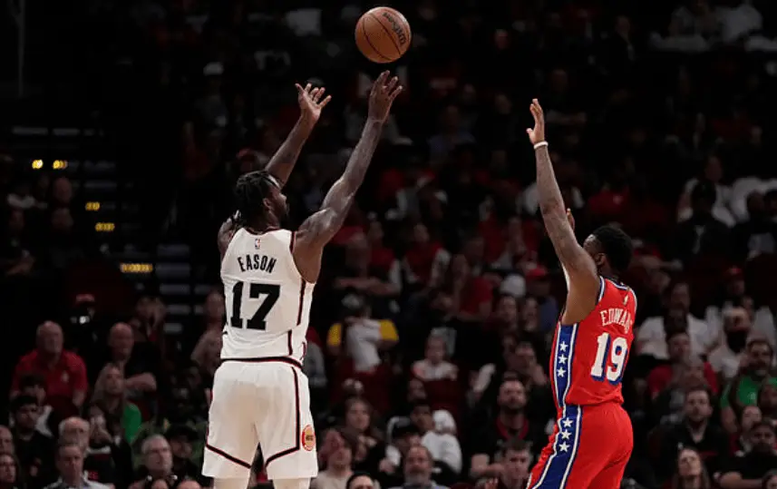 火箭遭76人逆转，惨遭逆转