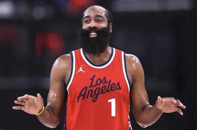 湖人逆转灰熊，继续稳居榜首