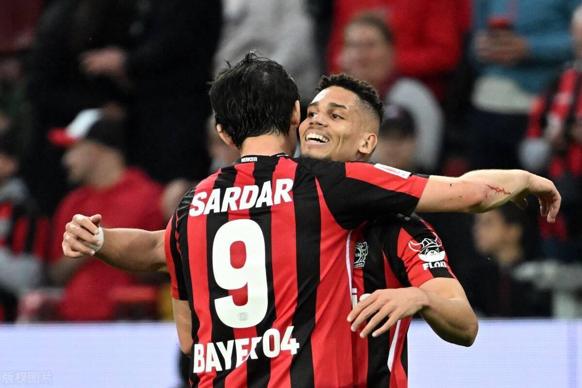 红牛二队鏖战哈斯车队，周冠宇带队取胜